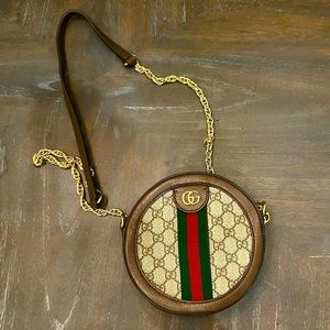 Authentic Gucci chain purse